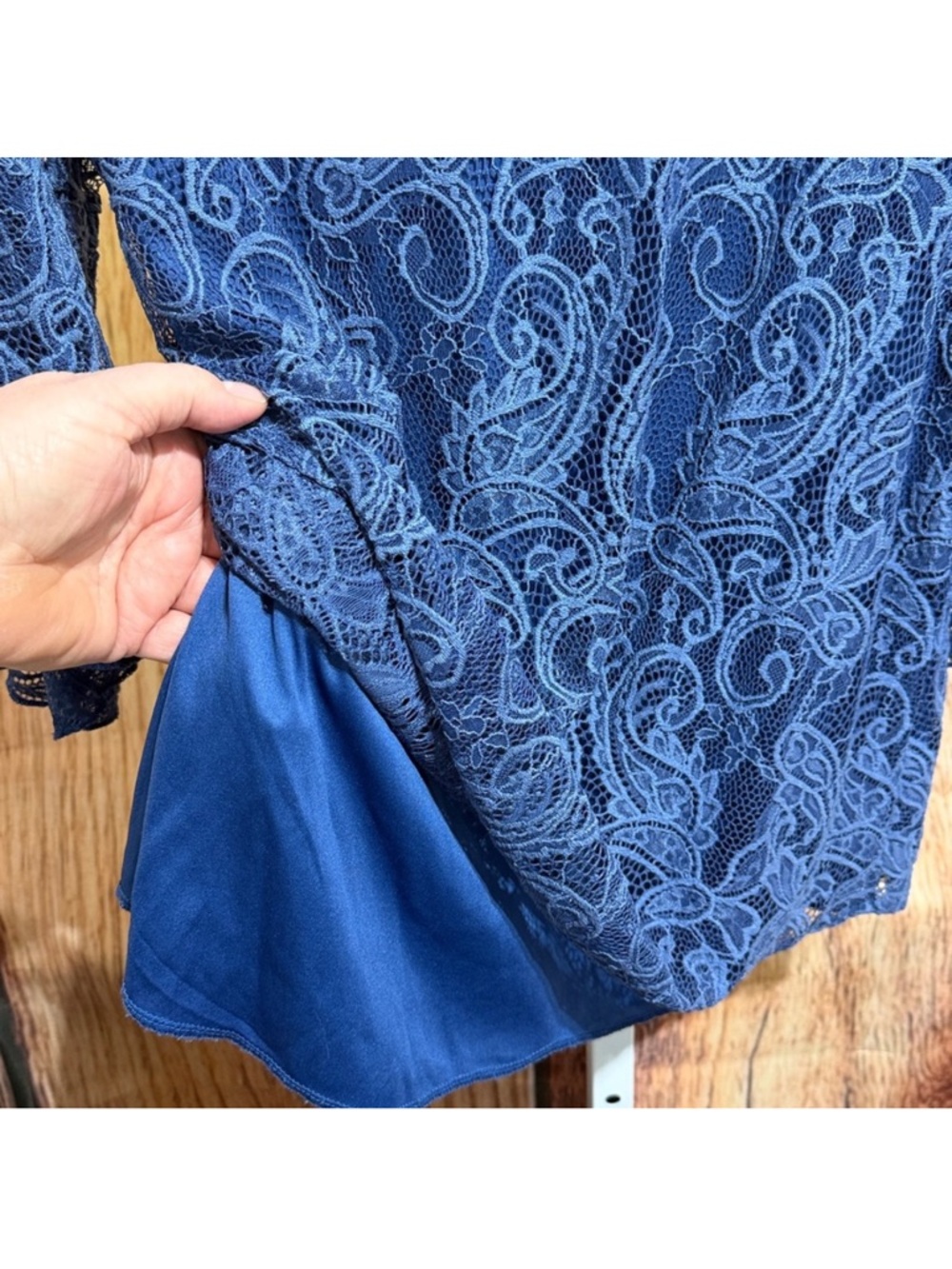 Star Vixen Navy Lace Paisley Keyhole Bell Sleeve Top - Picture 5 of 5